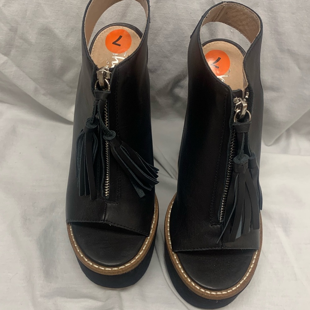 Women’s platform shoes black